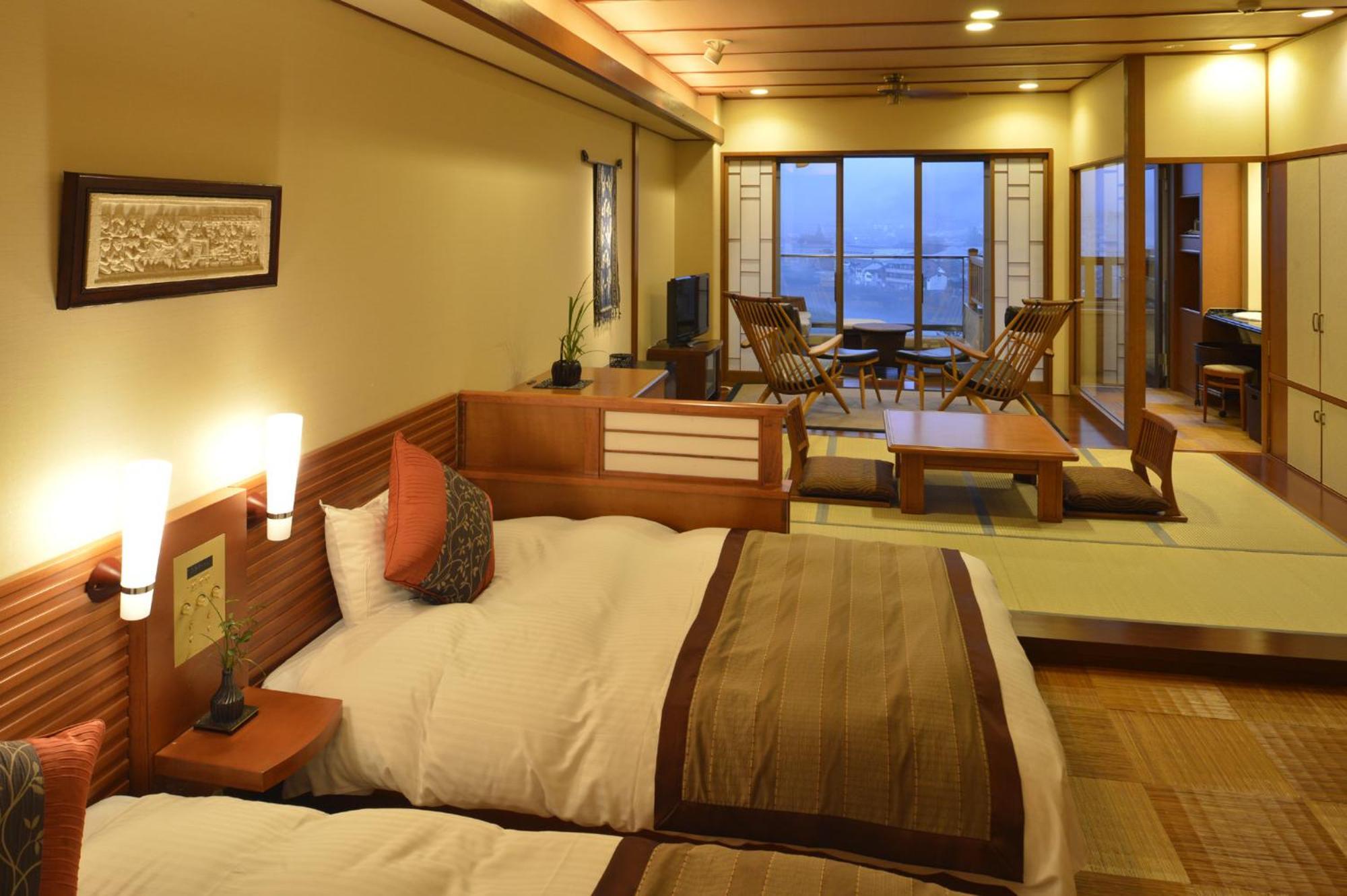 Ryokan Ayu No Sato Hitoyoshi Exteriör bild