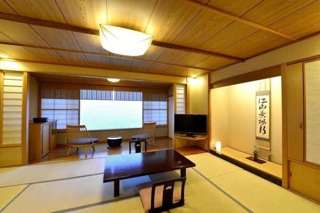 Ryokan Ayu No Sato Hitoyoshi Exteriör bild